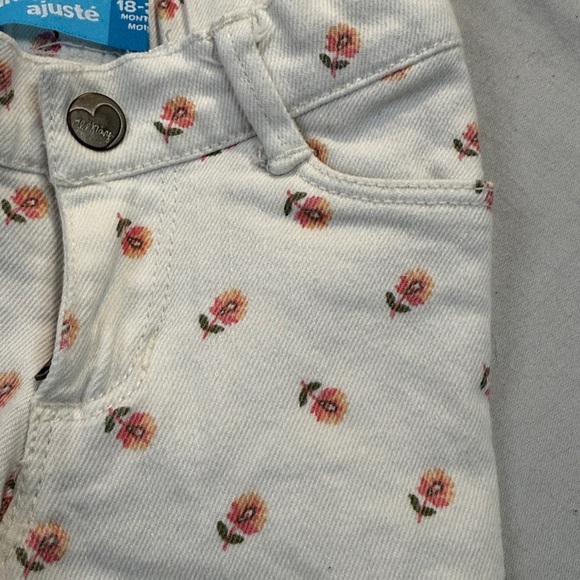 Old Navy - 3 piece set - Yellow T-Shirt and white floral denim jeans - Picture 5 of 6